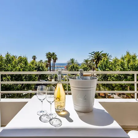 מלון Espadon Bleu