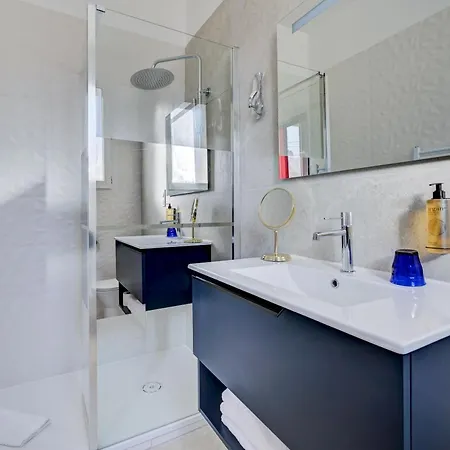 מלון Espadon Bleu