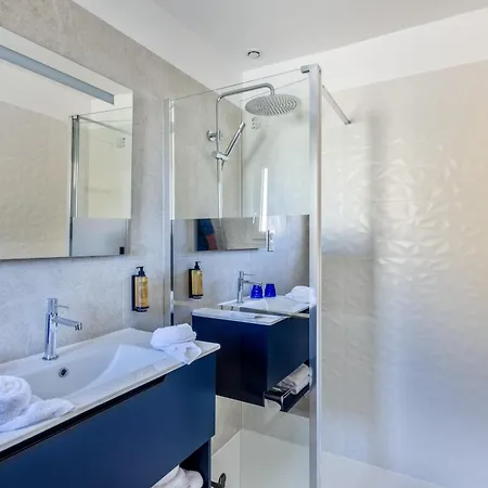 Espadon Bleu מלון לה לבאנדו