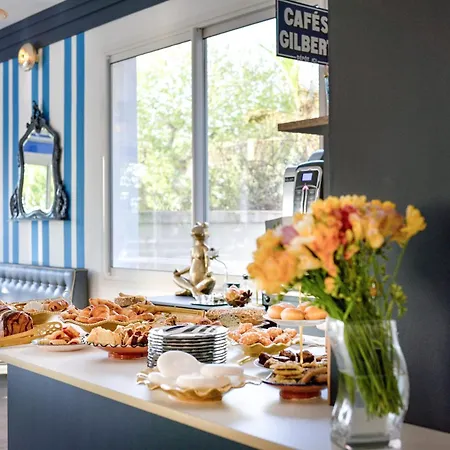 Hotel Espadon Bleu 3*