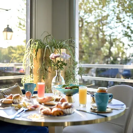 מלון Espadon Bleu