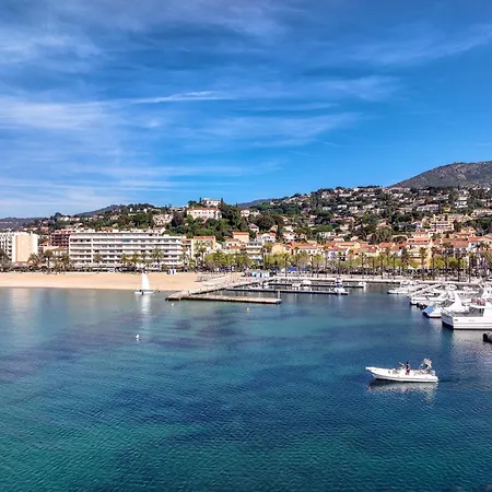 מלון Espadon Bleu