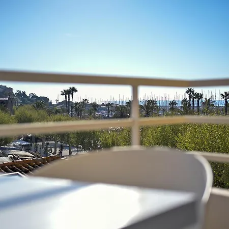 Hotel Espadon Bleu 3*