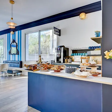 מלון Espadon Bleu