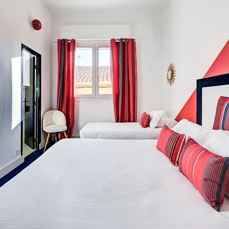 Espadon Bleu 3* לה לבאנדו