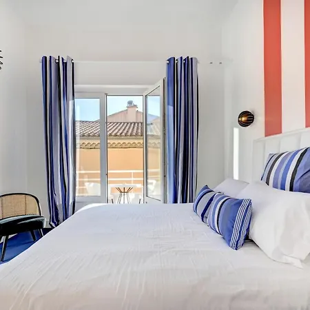 Hotel Espadon Bleu 3*