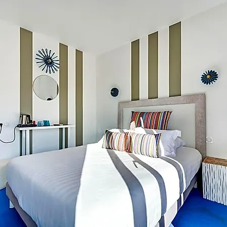 Hotel Espadon Bleu 3*