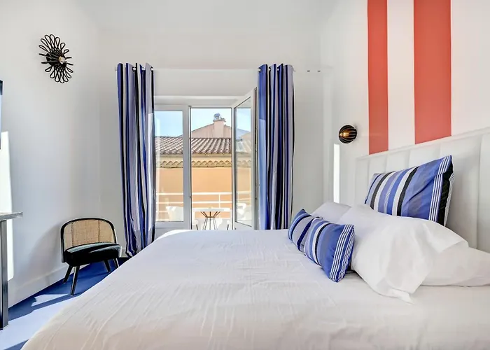 Hotel Espadon Bleu 3*